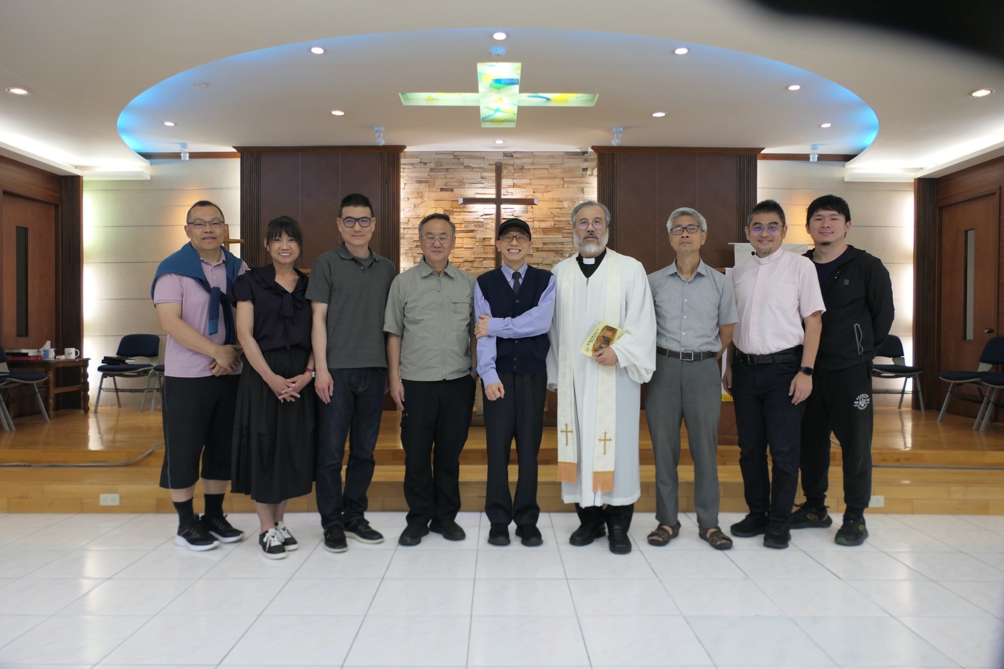 2025.04.30 新加坡衛理公會前會長吳乃力牧師與英國UKAFC總幹事及同工到衛神參訪並參加師生崇拜