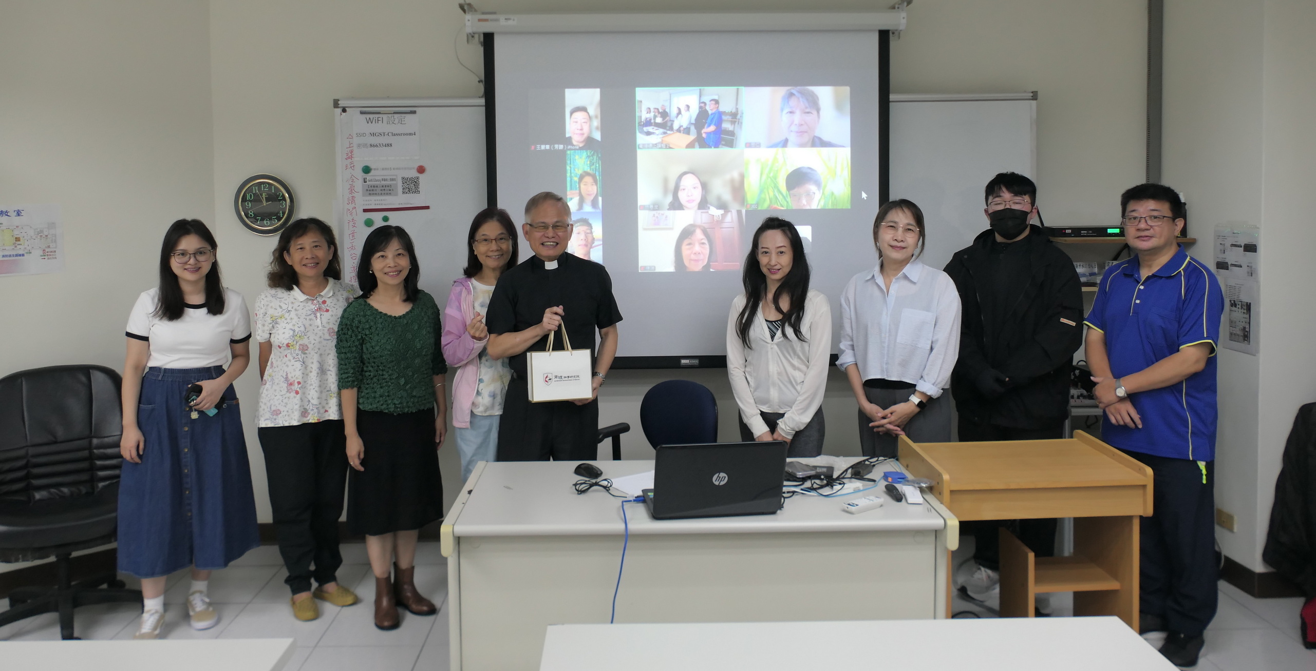 20260917 林院長開學第一週與學生同工合照